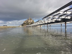 Le Mont-Saint-Michel becomes an island