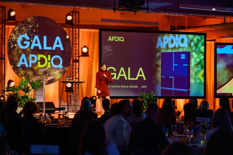 Marie-Claude Parenteau-Lebeuf présente la nomenclature des Prix Dinstinction