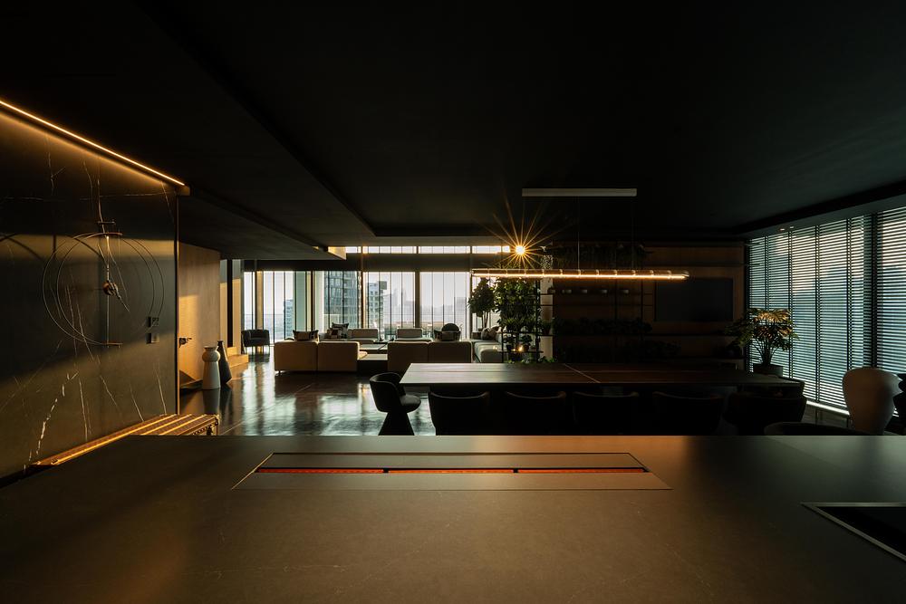 Boobrook Shapes Darkness in Dubai Penthouse