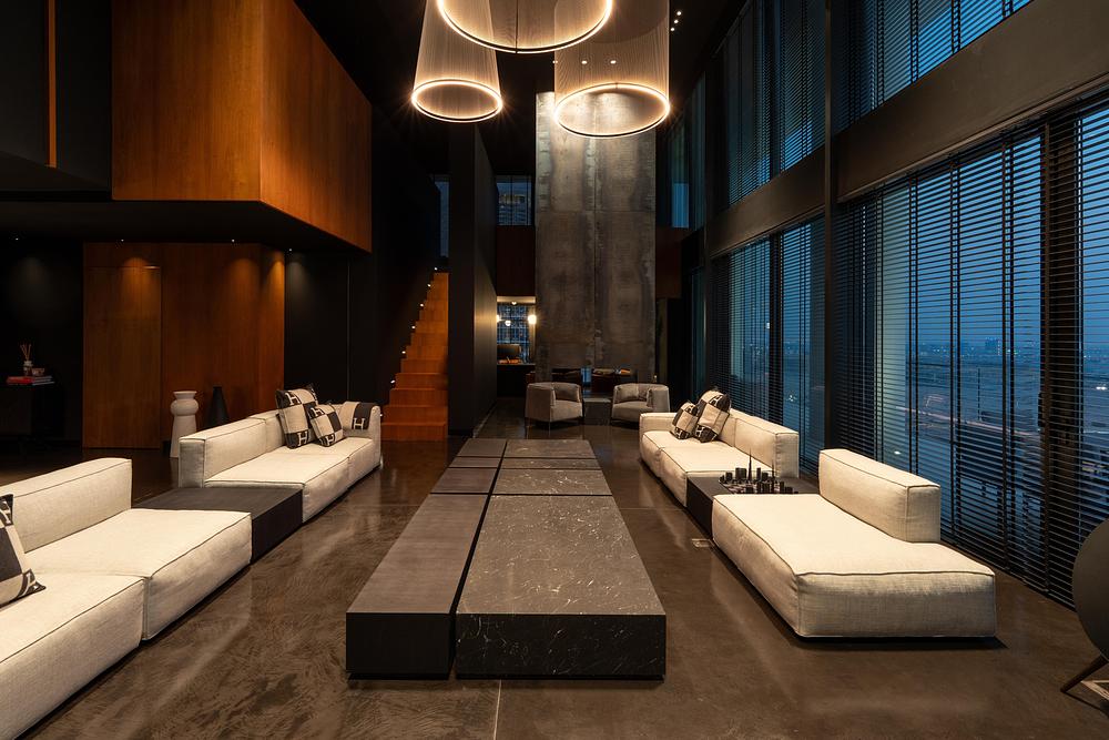 Boobrook Shapes Darkness in Dubai Penthouse