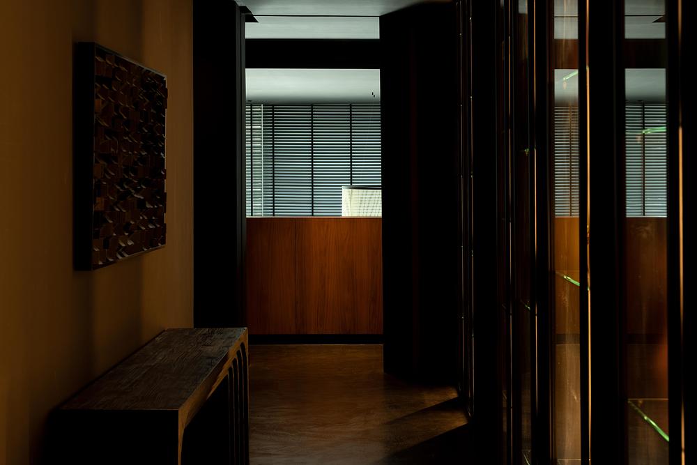 Boobrook Shapes Darkness in Dubai Penthouse