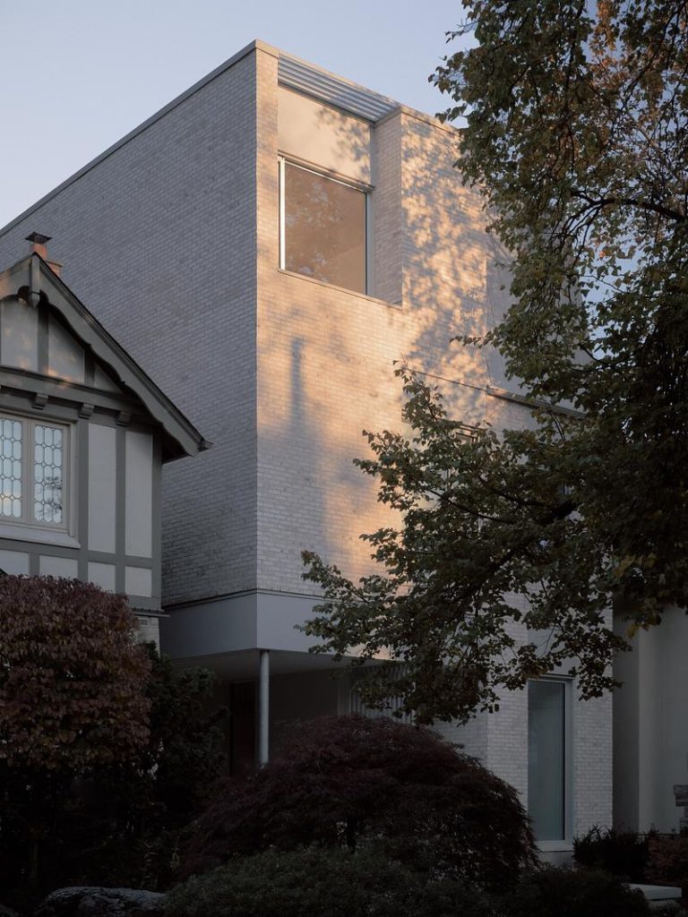Casa Loma Residence