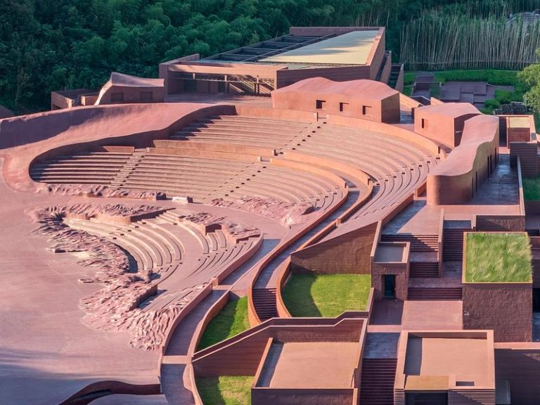 GOA Designs a Land-Art Theater for Birds and Humans