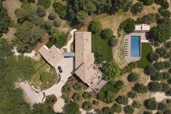 Villa Elaia: A Mediterranean Estate Reimagined