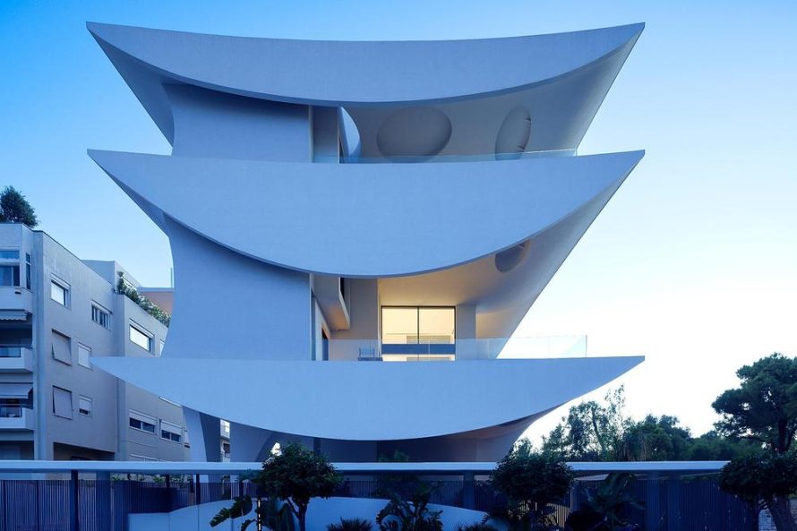 Reve en Suspens Shapes Organic Living in Voula