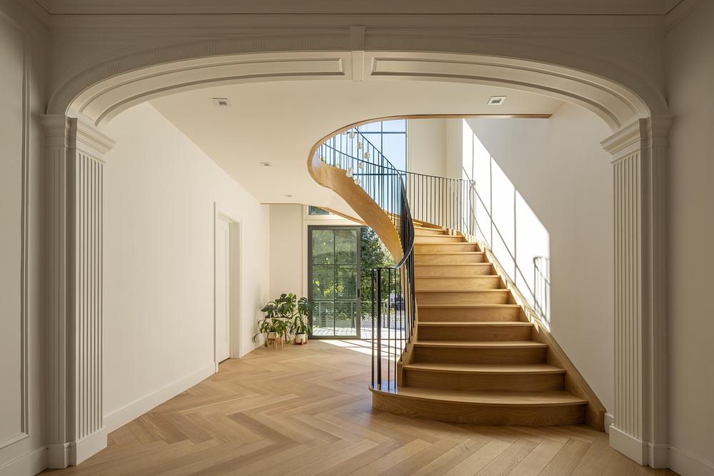 Archi-Tectonics Reframes a Westchester Residence