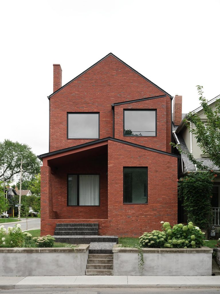 Atlas House: A Brick-Clad Toronto Home by Studio VAARO