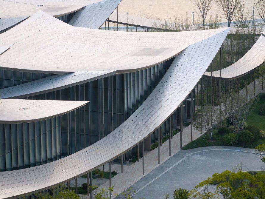 BIG Completes Suzhou's Ribbon-Roof Museum