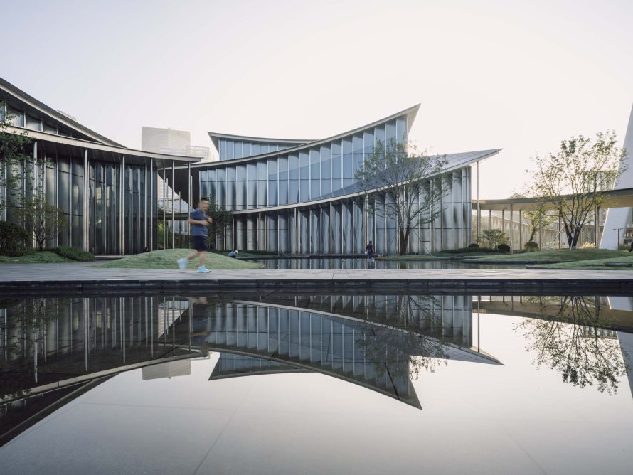 BIG Completes Suzhou's Ribbon-Roof Museum