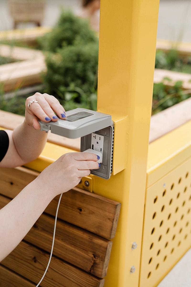 Solar Design Shapes a Montreal Gathering Place
